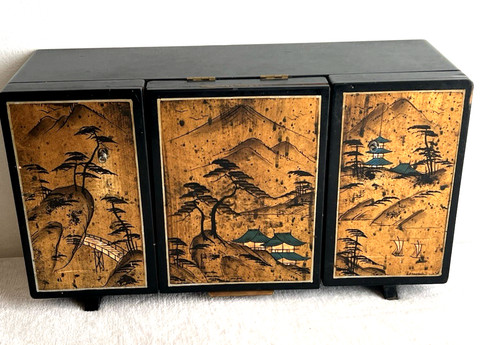 Vintage black lacquered - vintage,