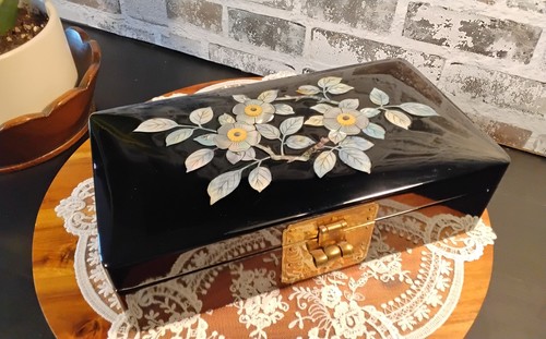 Vintage black lacquer - vintage,