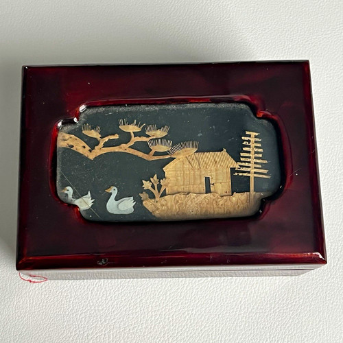 Lacquered lidded wood - lacquered,